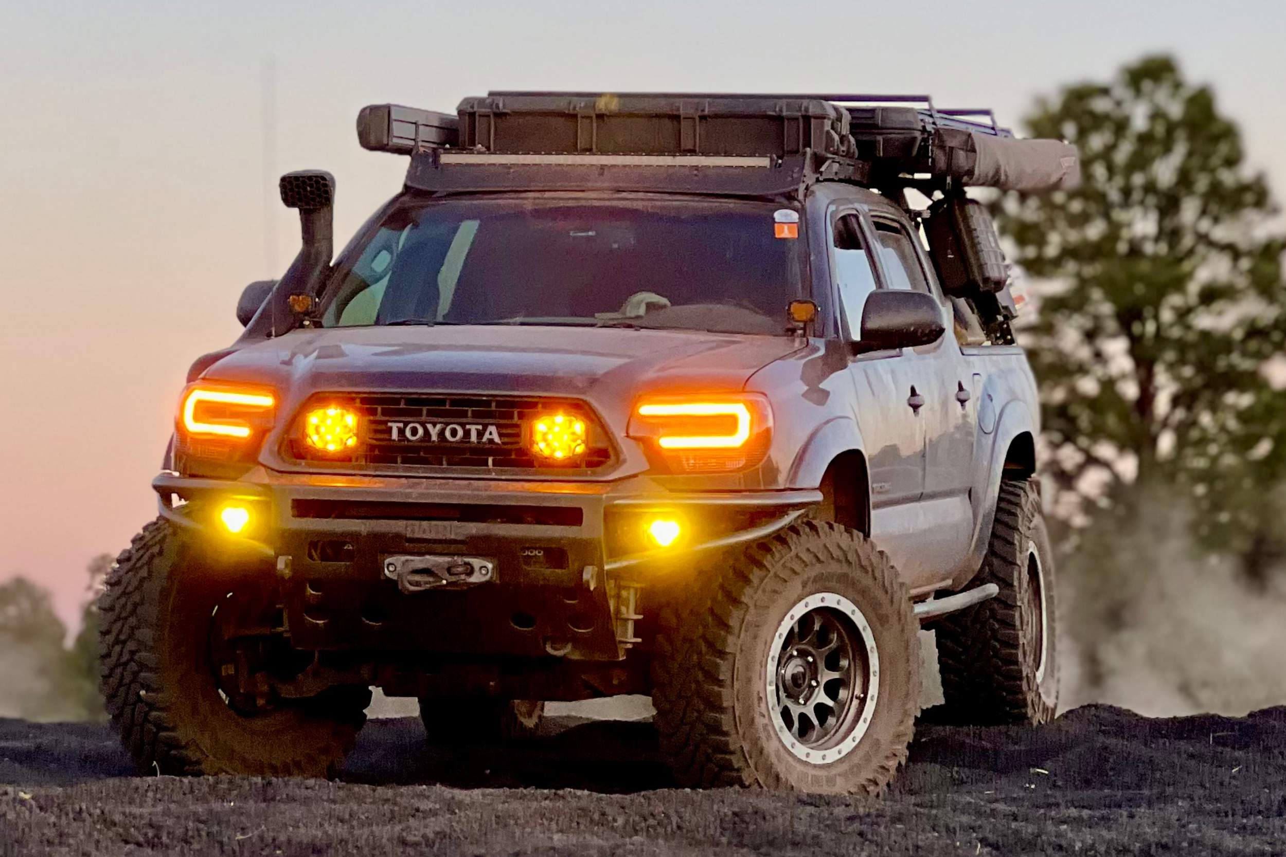 Morimoto Big Banger LED Pods: HXB Combo Beam | Width